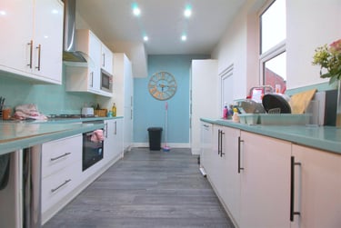 2 bed house, Stratford Road, Jesmond Vale, Newcastle, NE65PD - Image 1